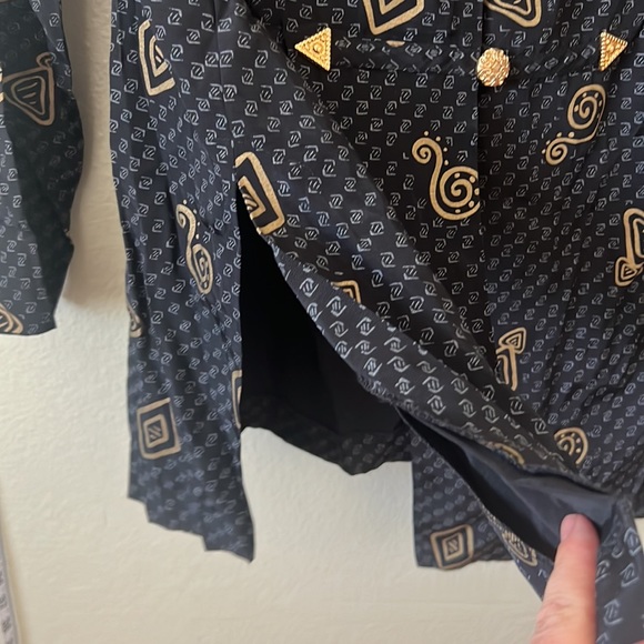 Dead stock Kimono style blazer with gold metal details - Picture 3 of 9